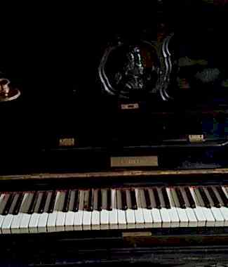 Rozenkranz Piano Antika severler için uygun fiyata